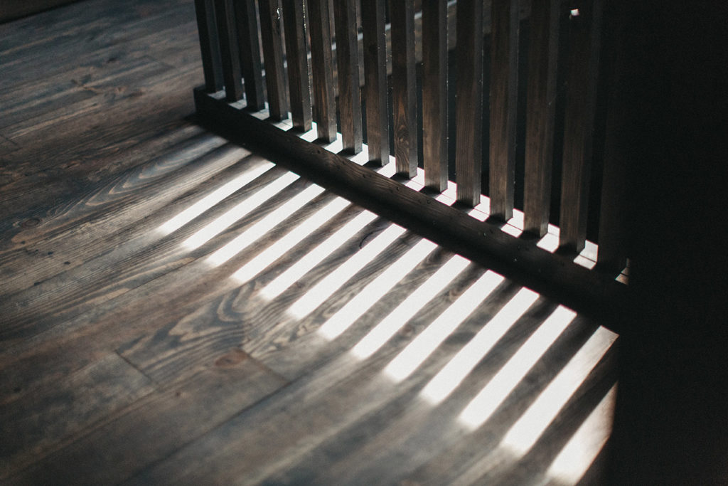Jeux de lumière sur parquet